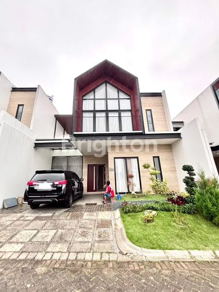 image VILA 2 LANTAI DI BATU, LT 169M² & FASILITAS LENGKAP (1)