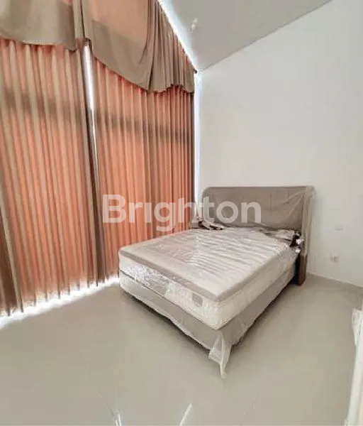 image VILA 2 LANTAI DI BATU, LT 169M² & FASILITAS LENGKAP (2)