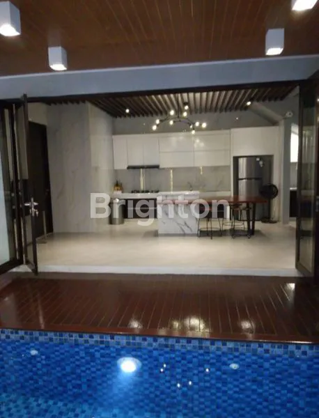 image RUMAH FULL FURNISHED 3 LANTAI DENGAN VIEW PEGUNUNGAN DAN PRIVATE POOL  (5)