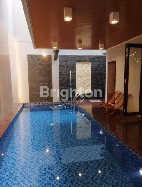 image RUMAH FULL FURNISHED 3 LANTAI DENGAN VIEW PEGUNUNGAN DAN PRIVATE POOL  (4)