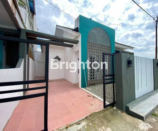 image DIJUAL RUMAH CANTIK TENGAH KOTA BERNUANSA MINIMALIS LOKASI DALAM PERUMAHAN SEPINGGAN PRATAMA AMAN NYAMAN HARGA NEGO (1)