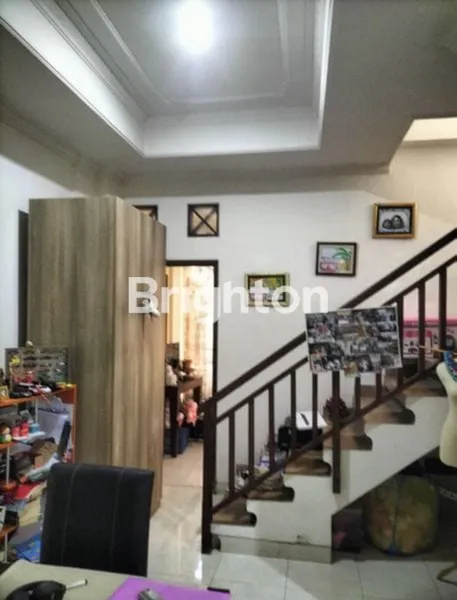 image UMAH 2 LANTAI DI JANTUNG KULINER BALI! LOKASI TENANG DI TUKAD BARITO, PANJER (2)