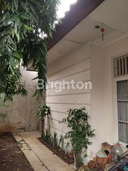 image RUMAH HOOK DEKAT SEKOLAH AL- AZHAR RAWAMANGUN JAKARTA TIMUR (4)