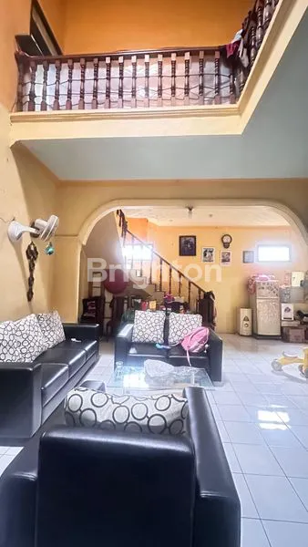 image RUMAH 2 LANTAI 5KT DI KOPO, LOKASI STRATEGIS (4)