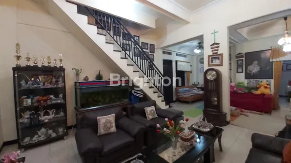 image DIJUAL RUMAH, 2 LANTAI, TURUN HARGA LAGI, DARI 2,9 M, MENJADI 2,6 SEKARANG 2,4 M, LOKASI TENGGER SURABAYA BARAT, STRATEGIS, DEKAT AKSES JALAN UTAMA  (2)