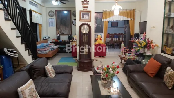 image DIJUAL RUMAH, 2 LANTAI, TURUN HARGA LAGI, DARI 2,9 M, MENJADI 2,6 SEKARANG 2,4 M, LOKASI TENGGER SURABAYA BARAT, STRATEGIS, DEKAT AKSES JALAN UTAMA  (3)