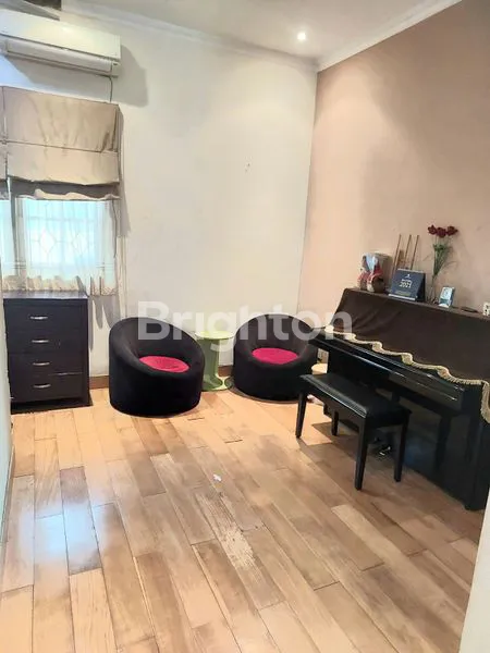 image HUNIAN NYAMAN 2 LANTAI DI BSD SELANGKAH KE STASIUN RAWA BUNTU DAN TOL BSD (5)