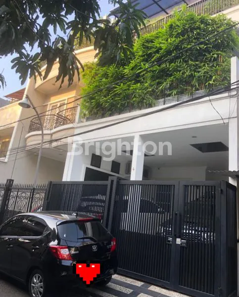 image RUMAH SIAP HUNI 3 LT GADING INDAH KELAPA GADING JAKARTA UTARA (1)