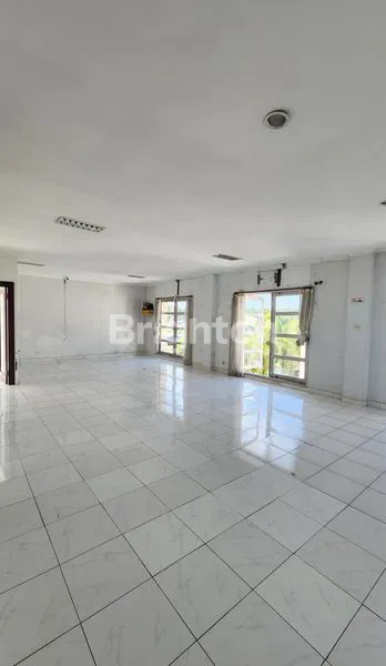 image GEDUNG SERBA GUNA DI JL BY PASS NGURAH RAI JANTUNG PARIWISATA  KUTA – BALI (3)