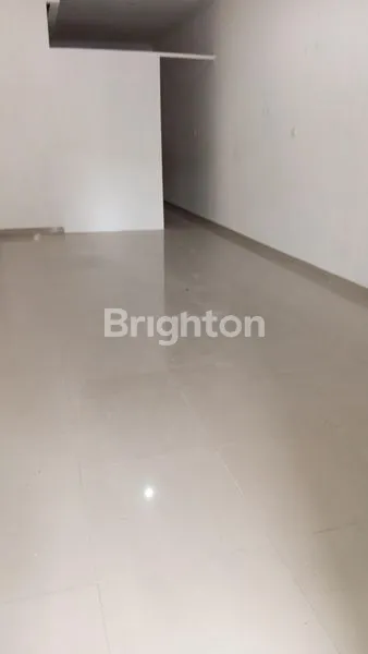 image RUKO 2 LANTAI SIAP PAKAI DI WARUNG SILAH – LOKASI RAMAI, PARKIRAN LUAS & COCOK SEGALA JENIS USAHA! (5)