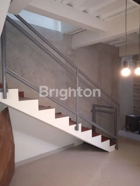 image TURUN HARGA RUMAH DGN KONSEP INDUSTRIAL 2 LANTAI SIAP HUNI DI PEKAYON INDAH, BEKASI SELATAN (NEGO) (6)