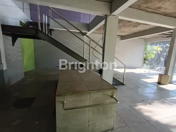 image SEWA RUKO STRATEGIS 2 LANTAI DI JANTUNG SEMINYAK (BASANGKASA) - COCOK UNTUK BERBAGAI USAHA (7)