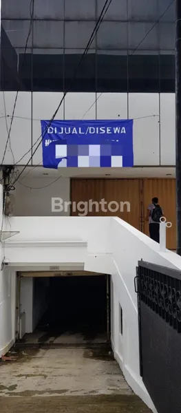 RUKO 3 LANTAI + BASEMENT WOLTER MONGINSIDI – DIJUAL 7,5M / SEWA 360JT/TAHUN