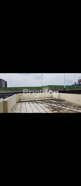 image RUKO 3 LANTAI + BASEMENT WOLTER MONGINSIDI – DIJUAL 6M / SEWA 360JT/TAHUN (8)