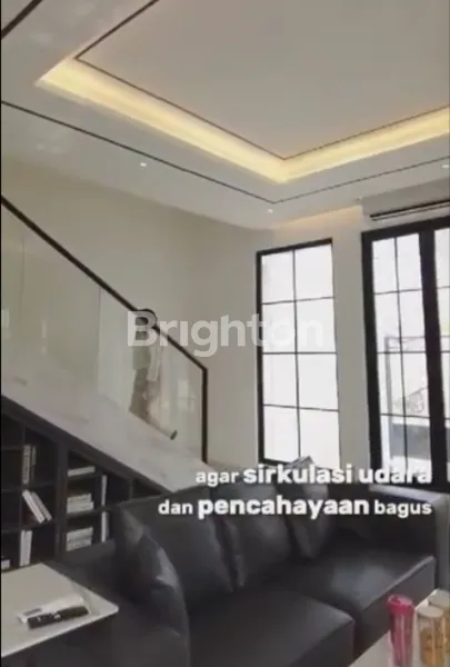 image RUMAH MEWAH 2 LANTAI DI JAKARTA BARAT LINGKUNGANNYA TENANG NYAMAN (3)