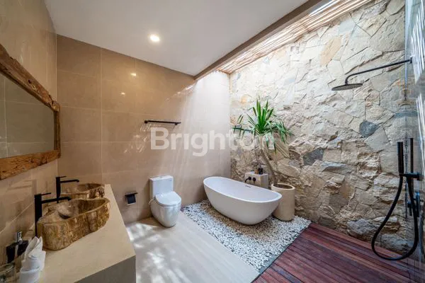 image 2 UNIT MODERN VILLA IN KUTUH, NUSADUA. COMFORT AND NICE PLACE. (8)