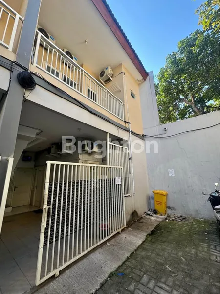 image RUMAH KOS KUTISARI SIAP PAKAI STRATEGIS DEKAT UK PETRA (1)