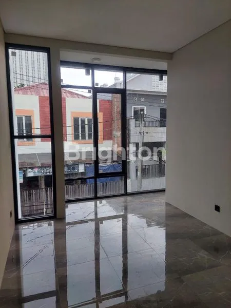 image RUMAH BARU 2 UNIT GRESS DI SEMAMPIR TENGAH HANYA SELISIH 3 RUMAH LANGSUNG JARA RAYA MERR (7)