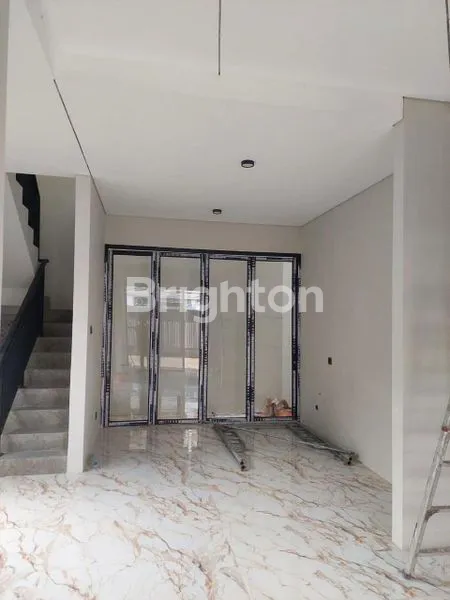 image RUMAH BARU 2 UNIT GRESS DI SEMAMPIR TENGAH HANYA SELISIH 3 RUMAH LANGSUNG JARA RAYA MERR (2)