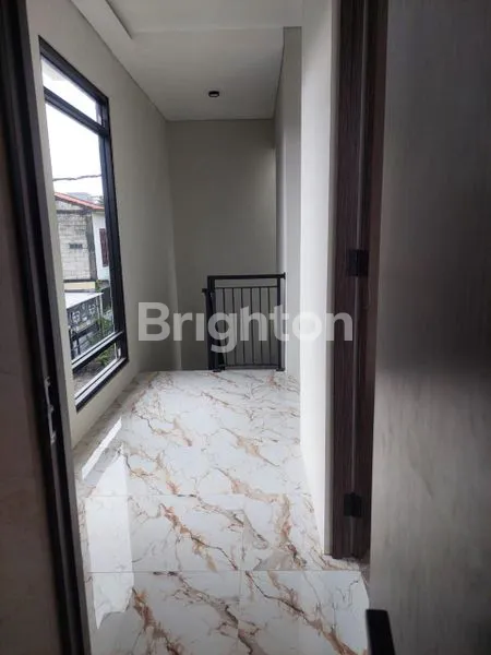 image RUMAH BARU 2 UNIT GRESS DI SEMAMPIR TENGAH HANYA SELISIH 3 RUMAH LANGSUNG JARA RAYA MERR (8)