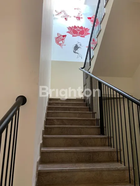 image RUMAH MEWAH SEMI FURNISH JEMURSARI SIAP HUNI ROW JALAN UTAMA (4)