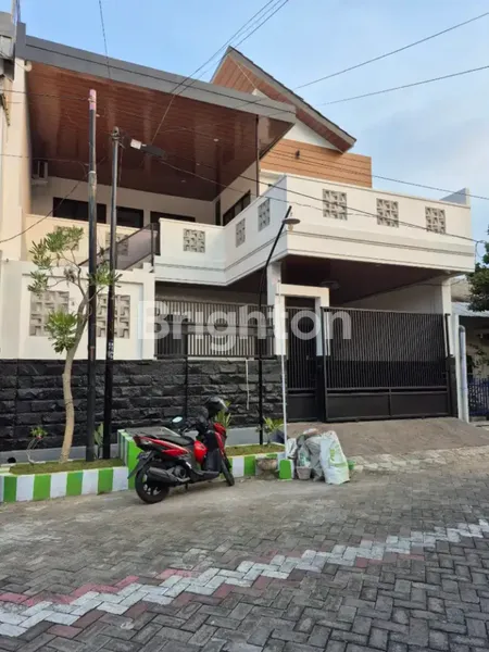 image RUMAH MINIMALIS BAGUS SIAP HUNI RUNGKUT DEKAT RAYA MERR (1)
