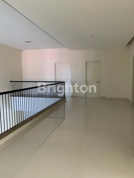 image RUMAH MEWAH SEMI FURNISH JEMURSARI SIAP HUNI ROW JALAN UTAMA (7)