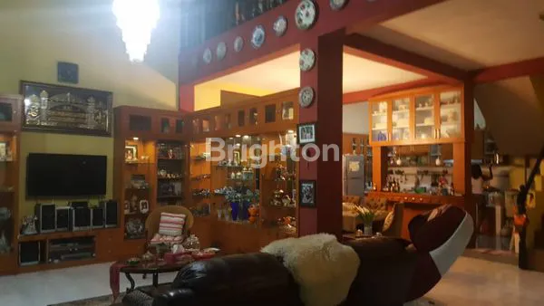 image RUMAH BESAR SAWOJAJAR PINGGIR JALAN SIAP HUNI (1)