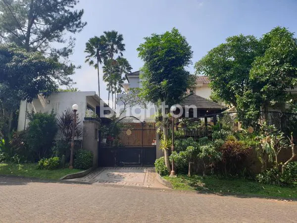 RUMAH MEWAH POSISI HOOK DI VILLA PUNCAK TIDAR MALANG