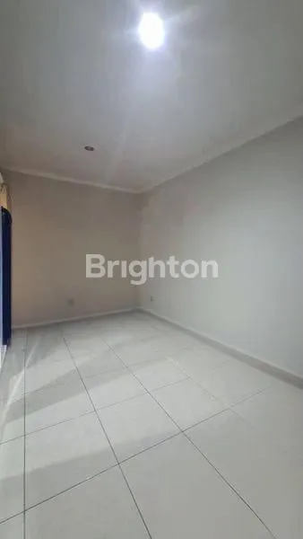image DIJUAL RUMAH ASRI DAN TENANG DI KAWASAN ELIT DI BSD (3)