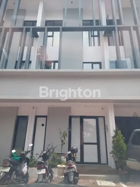 image RUKO 3 LANTAI MOCA CENTRA DIAN ISTANA (1)