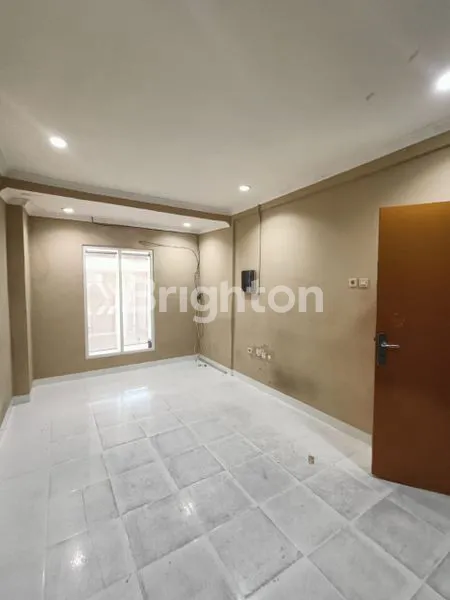 image RUMAH LEBAR COCOK UNTUK USAHA MUARA KARANG PLUIT JAKARTA UTARA (3)