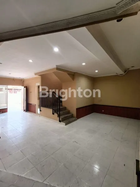 image RUMAH LEBAR COCOK UNTUK USAHA MUARA KARANG PLUIT JAKARTA UTARA (4)