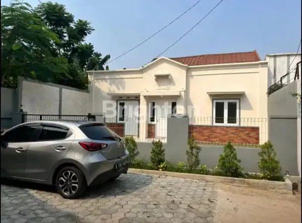 image RUMAH 4BR DI GRAHA RAYA, LT 180M² SHM (3)