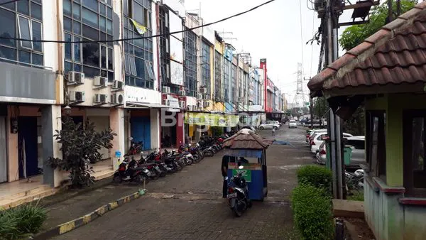 image RUKO HOOK 3 LANTAI DI BEKASI (3)