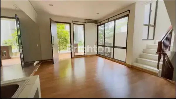 image RUMAH MINIMALIS GREENWICH PARK WHELFORD BSD, 3BR - TANGERANG SELATAN (2)