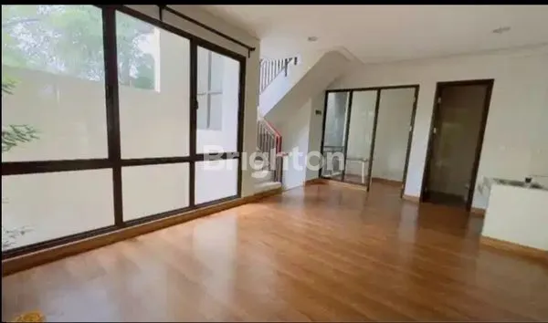 image RUMAH MINIMALIS GREENWICH PARK WHELFORD BSD, 3BR - TANGERANG SELATAN (3)