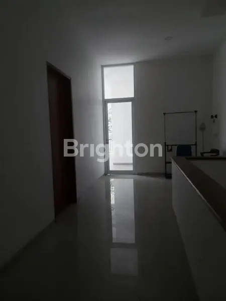 image DISEWAKAN RUMAH ARAYA MINIMALIS TERAWAT, SIAP HUNI, LINGKUNGAN TENANG, STRATEGIS DEKAT KE MERR, DEKAT GALAXY MALL  (4)