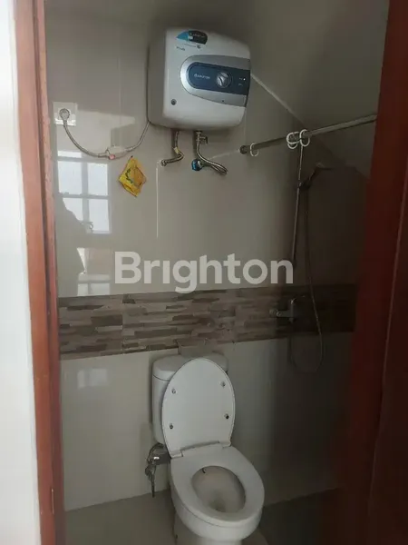 image DISEWAKAN RUMAH ARAYA MINIMALIS TERAWAT, SIAP HUNI, LINGKUNGAN TENANG, STRATEGIS DEKAT KE MERR, DEKAT GALAXY MALL  (8)