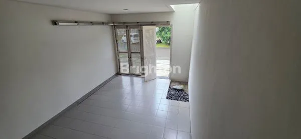 image RUMAH 2 LT SIAP HUNI DI EMINENT BSD CIRY TANGERANG  (5)