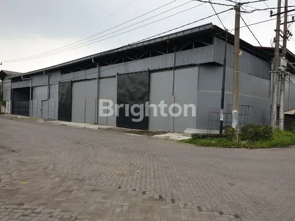 image GUDANG SIAP HUNI LOKASI SANGAT STRATEGIS (3)