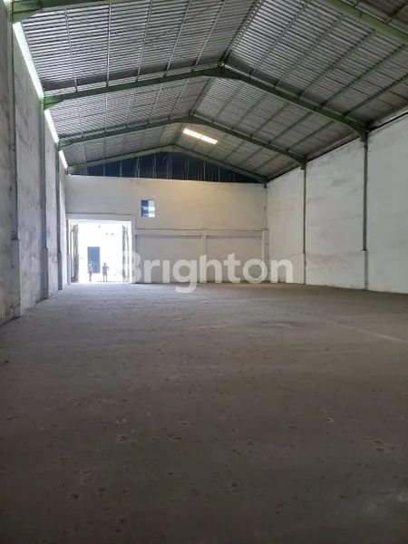 image GUDANG SIAP PAKAI DI KAWASAN GARUDA SAKTI (2)