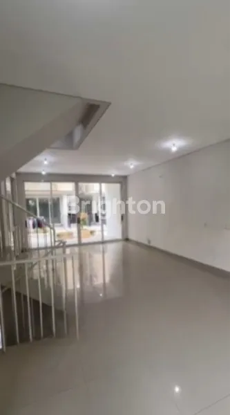 image RUMAH 3 LANTAI WISATA BUKIT MAS (3)