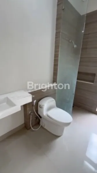 image RUMAH 3 LANTAI WISATA BUKIT MAS (7)