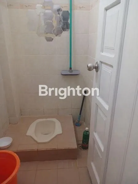 image DISEWAKAN RUMAH TENGAH KOTA BERNUANSA MINIMALIS LOKASI DALAM PERUMAHAN WIKA AMAN NYAMAN HARGA NEGO (5)