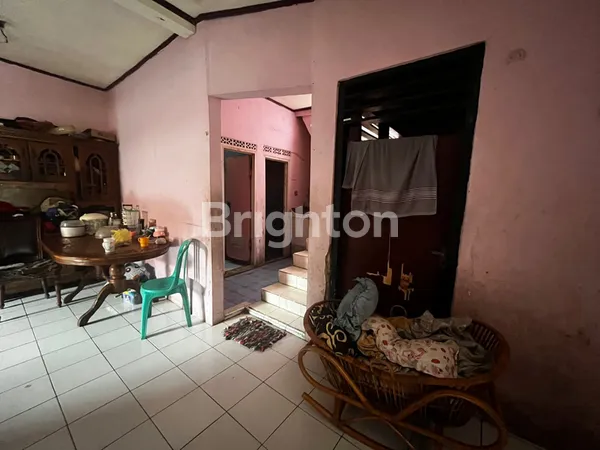 image RUMAH HOOK 2 LANTAI POSISI HOOK STRATEGIS KEBON JERUK JAKARTA BARAT  (3)