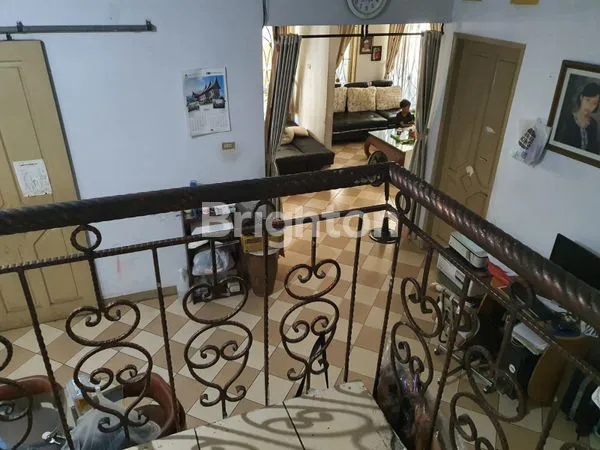 image RUMAH DUA LANTAI PURI INDAH (2)