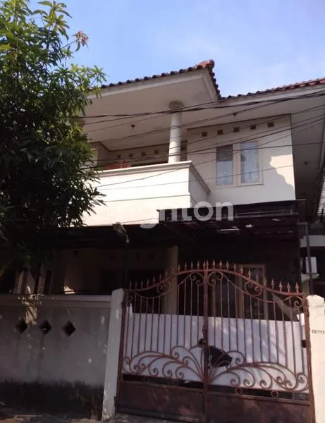 RUMAH DUA LANTAI PURI INDAH