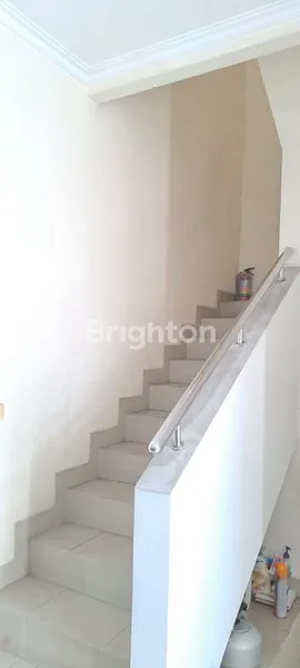image RUMAH 2 LANTAI 3KM 3KT SEMANAN INDAH (3)
