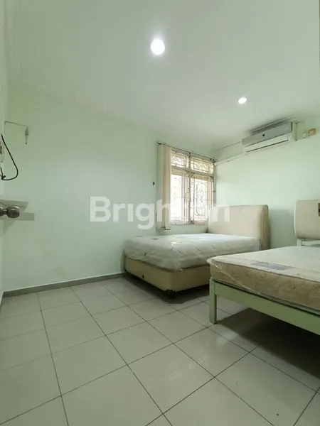 image RUMAH SIAP HUNI SEMI FURNISH DI DAERAH DARMO SATELIT (5)